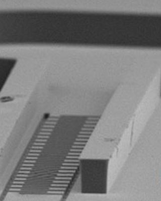 a_self_aligned_strategy_for_printed_electronics_exploiting_capillary_flow_on_microstructured_plastic_surfaces.jpg